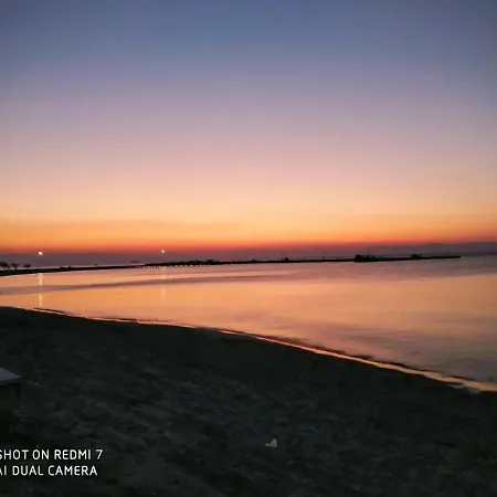 Romance View The Sea *